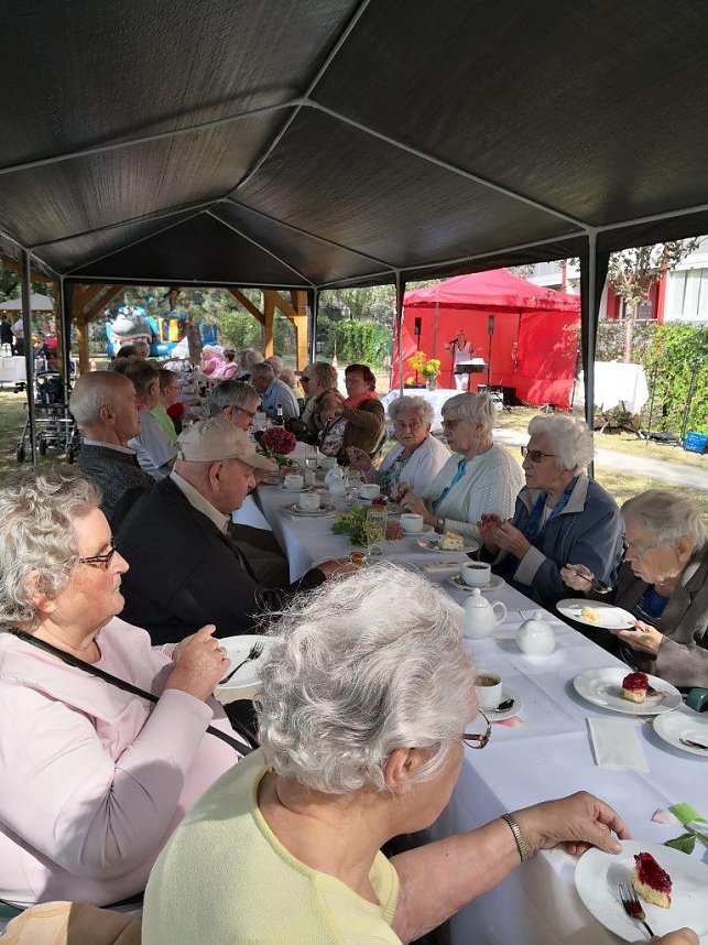 Nachbarschaftsfest am Zuckerweg. 