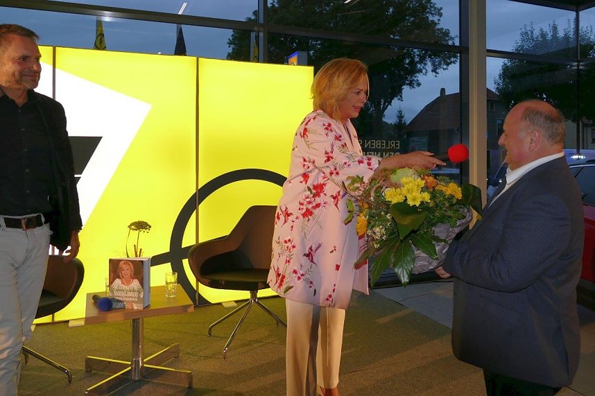 Marijke Amado begeisterte im Autohaus Peter mit lecker Abend