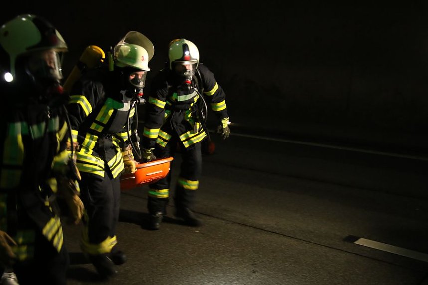 Gro&szlig;&uuml;bung im H&ouml;llbergtunnel