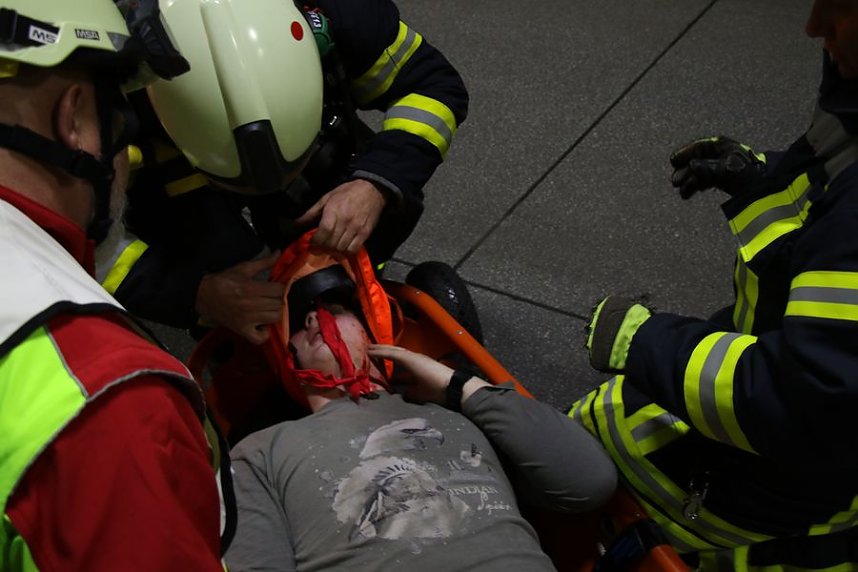 Gro&szlig;&uuml;bung im H&ouml;llbergtunnel