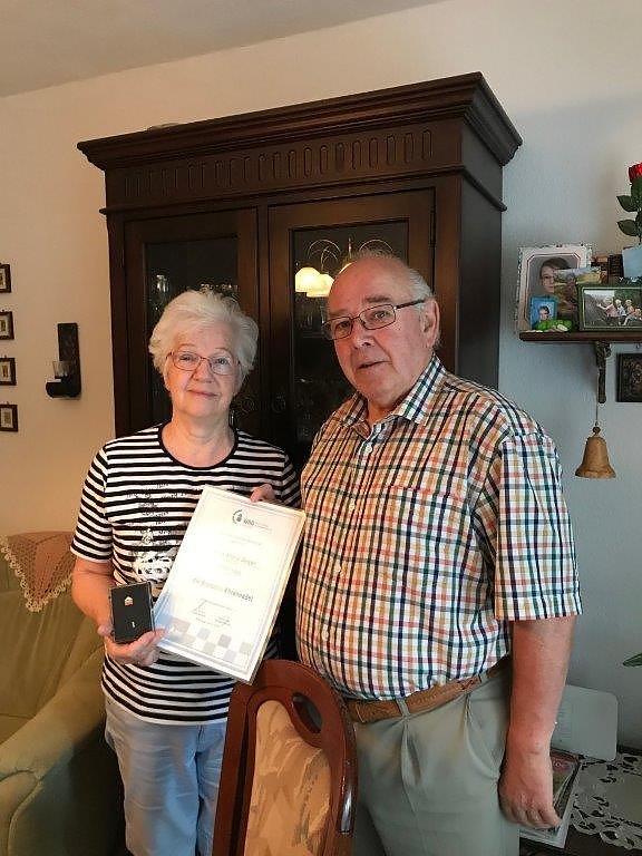 Verbundenheit mit der Genossenschaft: Eheleute Beyer am Pferdemarkt