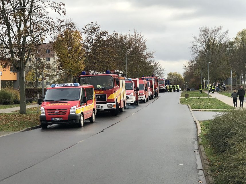Sammelpunkt der Rettungskr&auml;fte in Nordhausen Ost