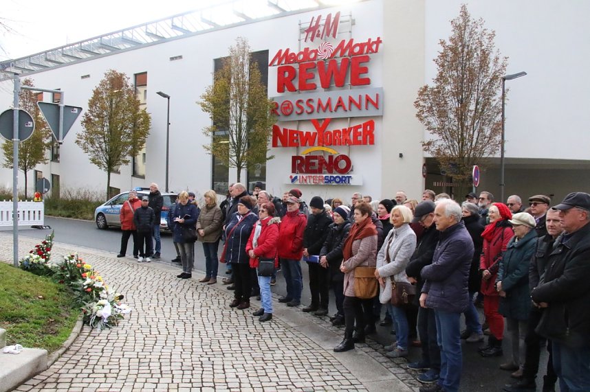 Kranzniederlegung und Gedenken zur Reichspogromnacht vor 81 Jahren