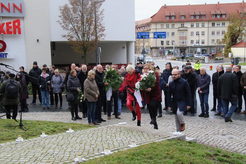 Kranzniederlegung und Gedenken zur Reichspogromnacht vor 81 Jahren