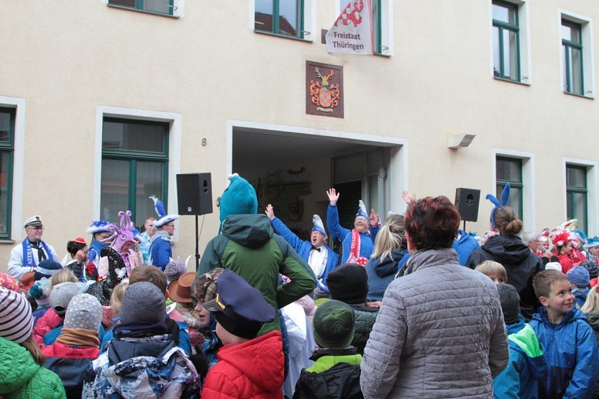 Karnevalsstart in Ellrich vor dem Rathaus. 