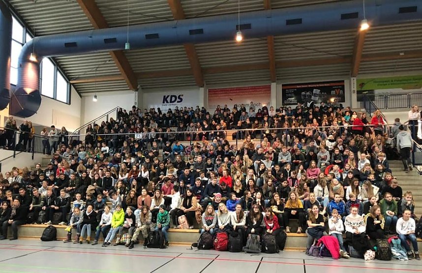 Herder-Gymnasium ehrte Sportlerinnen, Sportler und &Uuml;bungsleiter