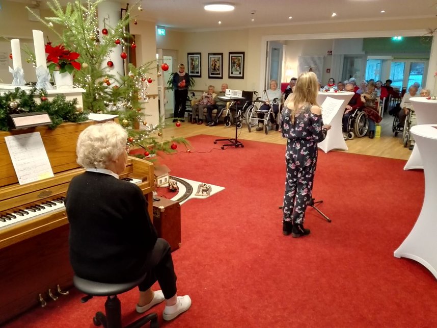 "Theater - Theater" Ausstellung im Sonnenhof