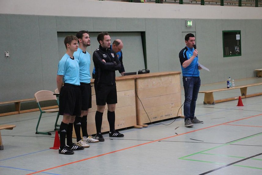 Hallenkreismeisterschaften der<b> C- und D- Junioren</b> statt und hier gibt es die Ergebnisse mit Bildergalerie bei der C-Jugend...