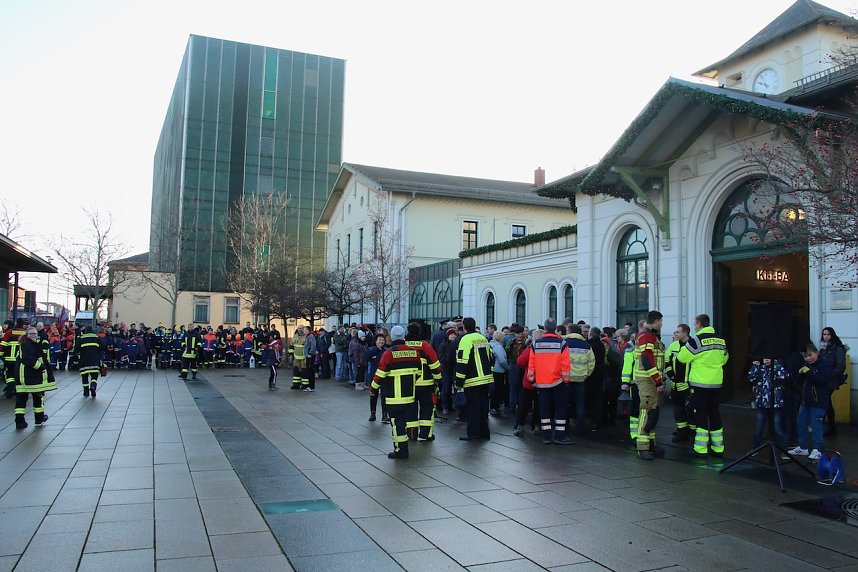 Friedenslicht &uuml;bergeben