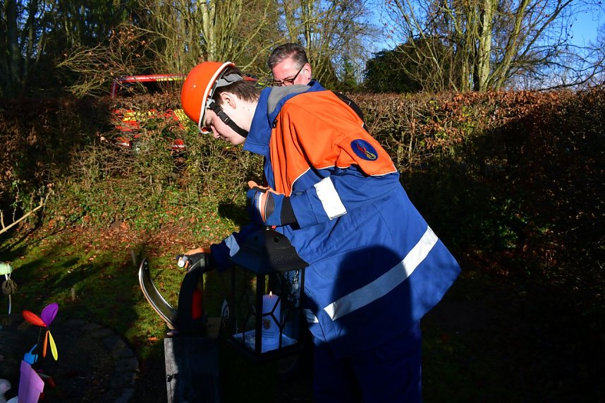 Friedenslicht am Schmetterlingsfeld