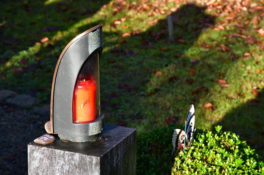 Friedenslicht am Schmetterlingsfeld