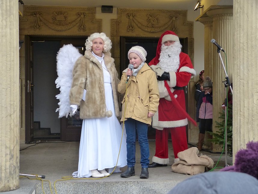 Hinter dem 24. Fenstert&uuml;rchen verbarg sich heute morgen der Weihnachtsmann h&ouml;chstpers&ouml;nlich