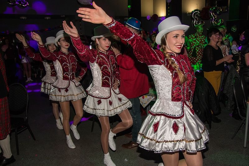 Salzaer N&auml;rrinnen und Narren feierten im Jugendclubhaus