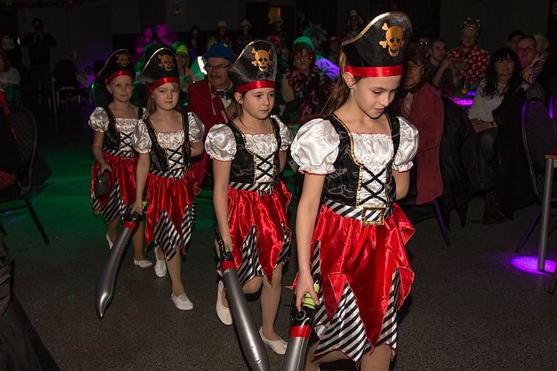 Salzaer N&auml;rrinnen und Narren feierten im Jugendclubhaus
