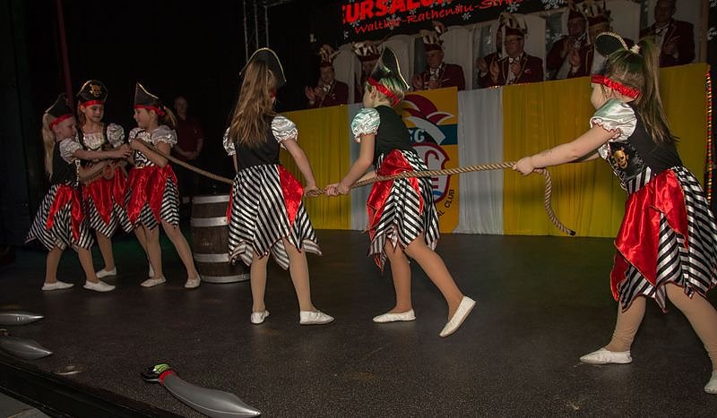 Salzaer N&auml;rrinnen und Narren feierten im Jugendclubhaus