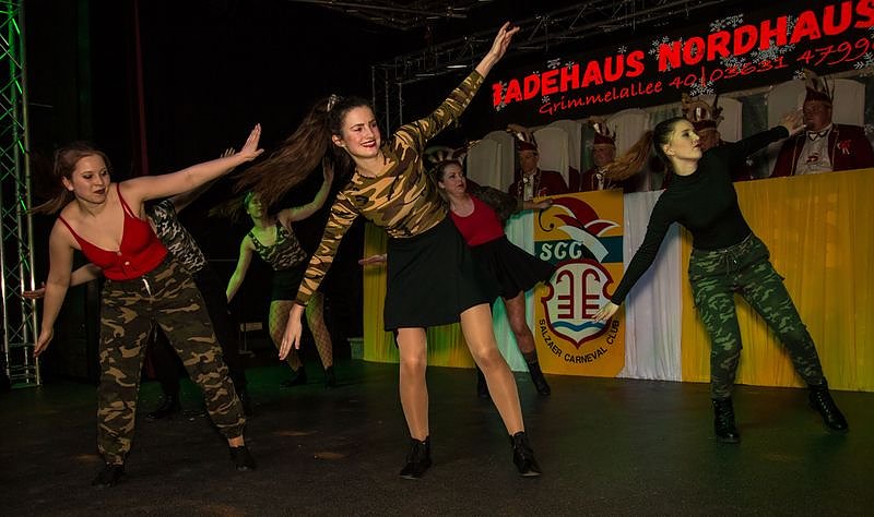 Salzaer N&auml;rrinnen und Narren feierten im Jugendclubhaus