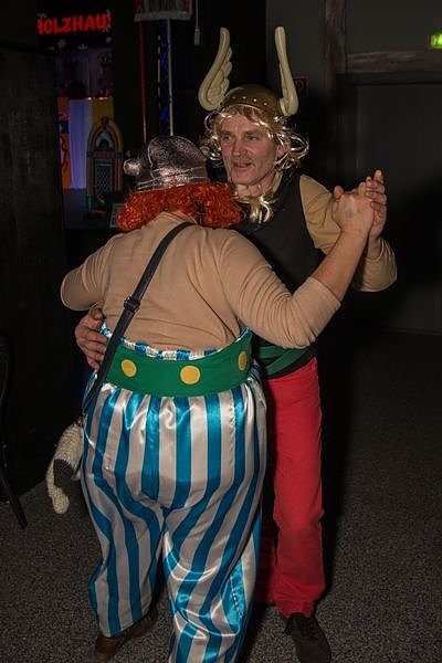 Salzaer N&auml;rrinnen und Narren feierten im Jugendclubhaus