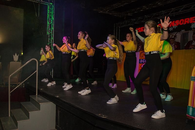 Salzaer N&auml;rrinnen und Narren feierten im Jugendclubhaus