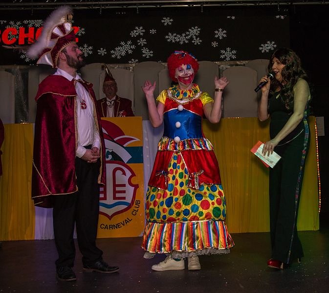 Salzaer N&auml;rrinnen und Narren feierten im Jugendclubhaus