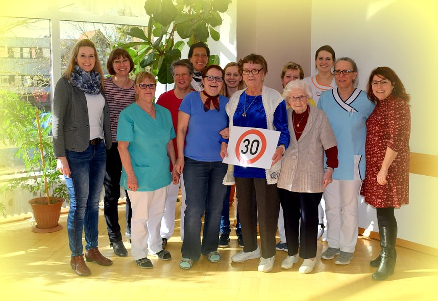 30 Jahre im Heim - Maria Hoppe wurde zu ihrem Jubil&auml;um gratuliert