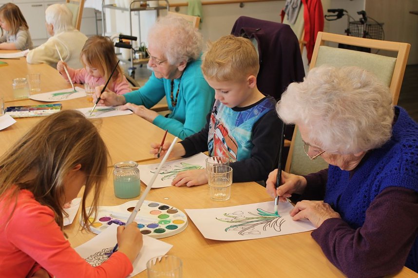 Fr&uuml;hling gemeinsam begr&uuml;&szlig;t