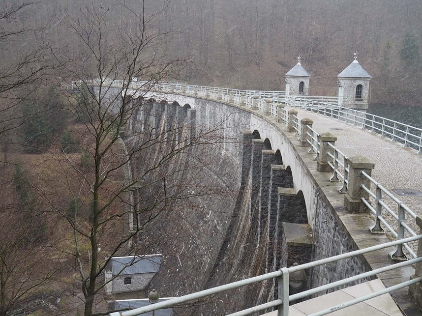 Der letzte Schnee und Vorboten des Fr&uuml;hlings