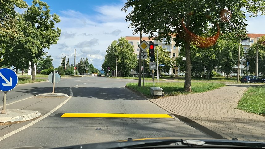 Halt aus Richtung s&uuml;dliche Albert-Tr&auml;ger-Stra&szlig;e