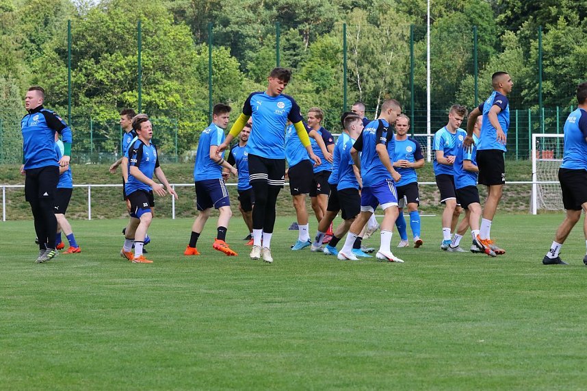 Trainingsauftakt des Oberliga-Kaders im AKS