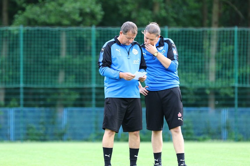 Trainingsauftakt des Oberliga-Kaders im AKS