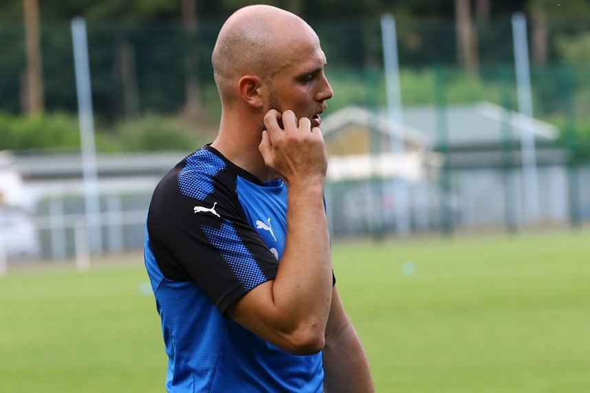 Trainingsauftakt des Oberliga-Kaders im AKS