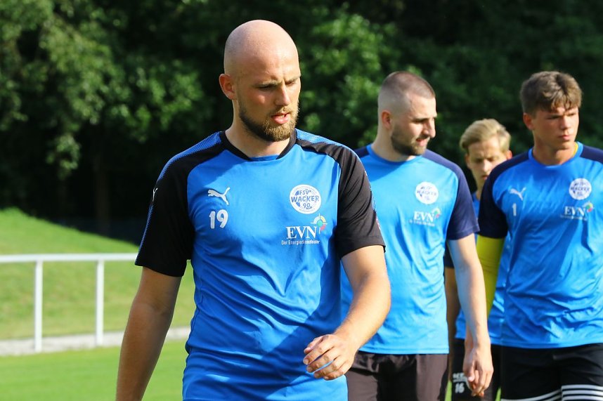 Trainingsauftakt des Oberliga-Kaders im AKS