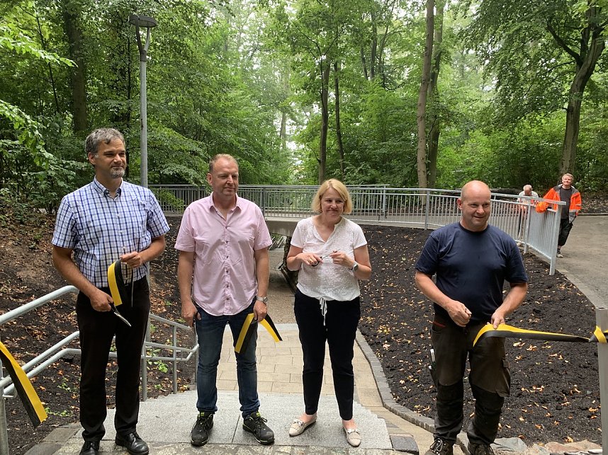 Einweihung der neuen Gehegetreppe