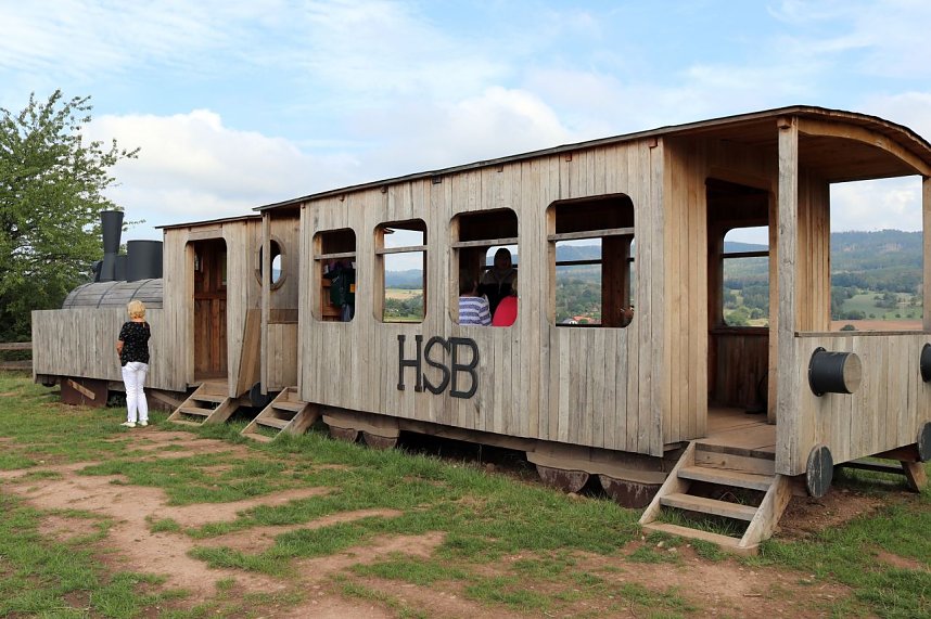 Frauenfr&uuml;hst&uuml;ck in der Natur