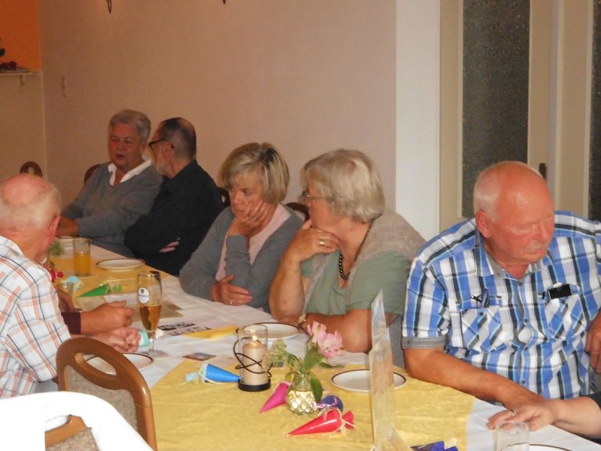 Wiedervereint nach 70 Jahren - in Ilfeld trafen sich 21 ehemalige Klassenkameraden zum 70. Jubil&auml;um