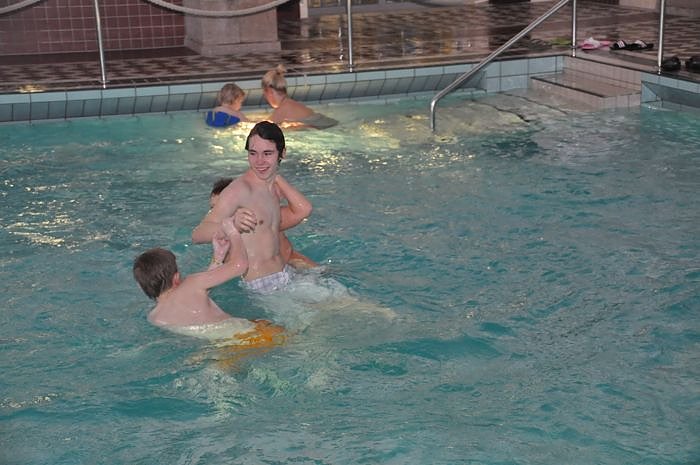 Mega-Poolparty im Badehaus