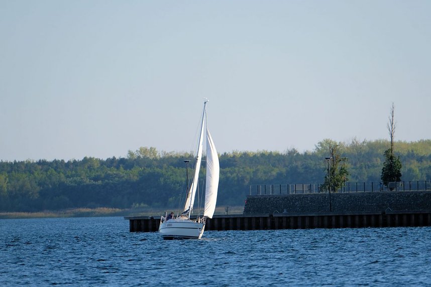 Peter Blei unterwegs am Roten Turm von Pouch