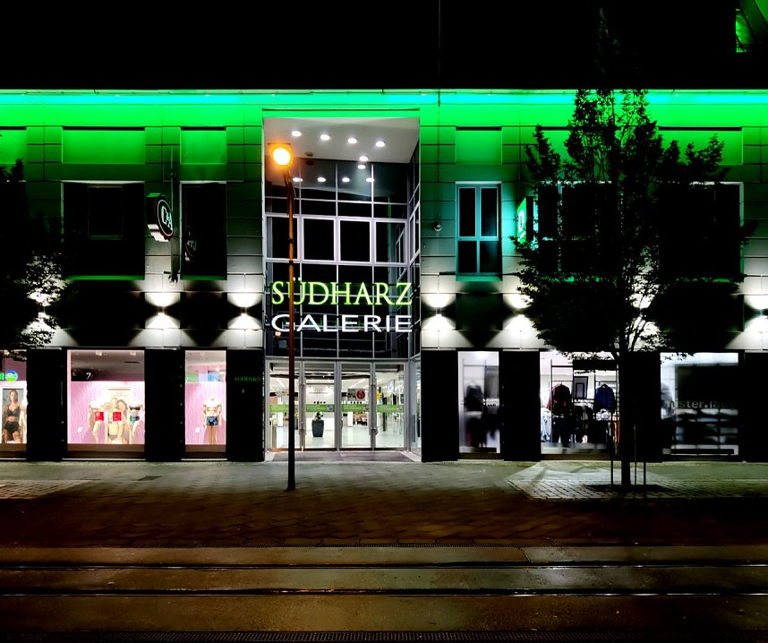 Peter Blei unterwegs im abendlichen Nordhausen