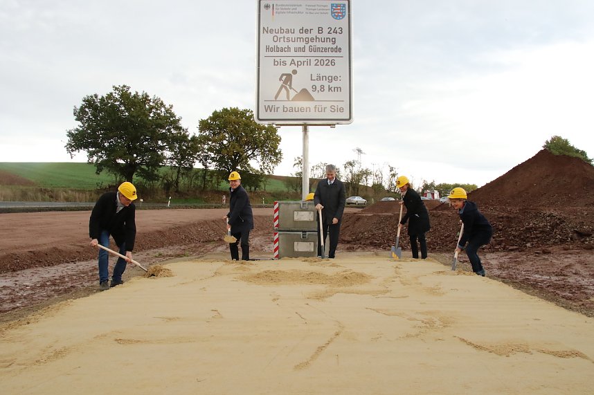 Spatenstich f&uuml;r das letzte Teilst&uuml;ck der neuen B 243