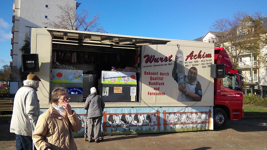 Marktschreier auf dem Bebel-Platz