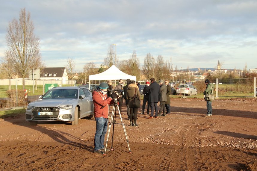 Spatenstich auf der Darre f&uuml;r Wasserstofftankstellen-Werk