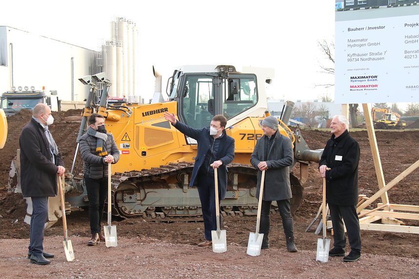 Spatenstich auf der Darre f&uuml;r Wasserstofftankstellen-Werk