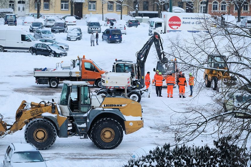 R&auml;umarbeiten auf dem August-Bebel-Platz