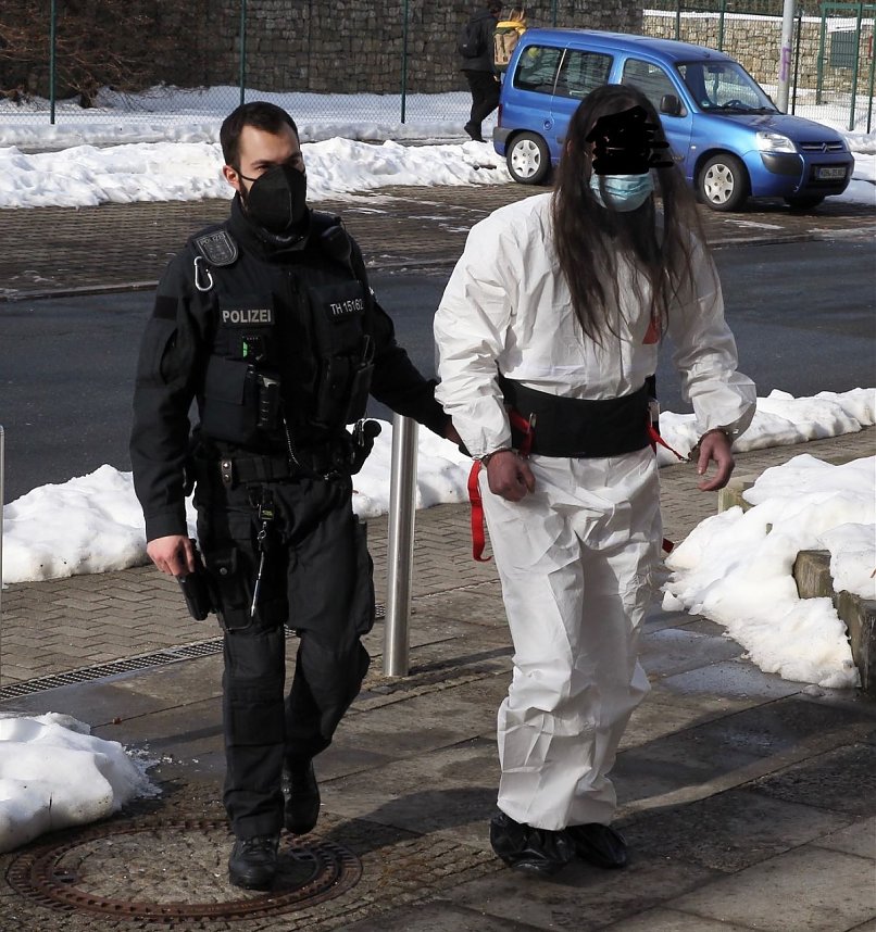 Unterwegs zum Haftrichtertermin im Amtsgericht