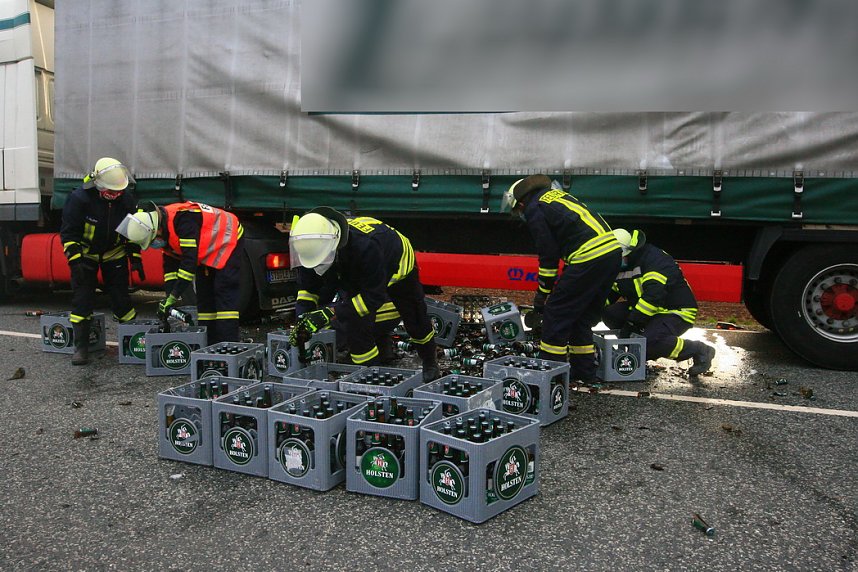 Unfallflucht und verlorene Ladung auf der B4