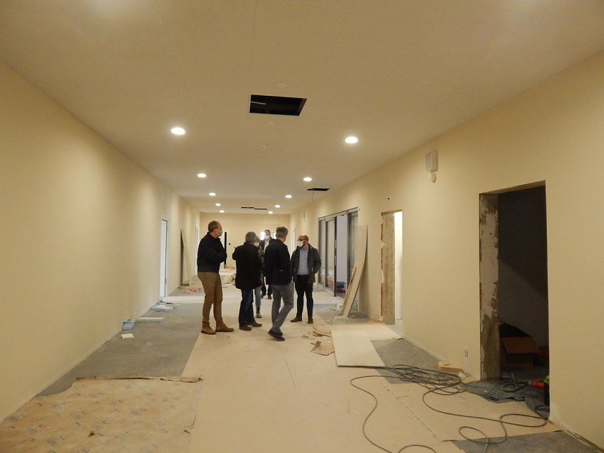 Ein Blick auf die Baustelle: das Humboldt-Gymnasium soll zum neuen Schuljahr bezugsfertig sein