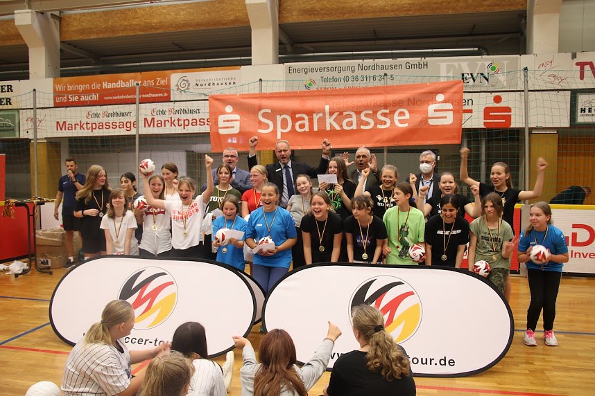 Die Fairplay Soccer-Tour der Kreissparkasse lud heute die Lessing-Schule zum Turnier