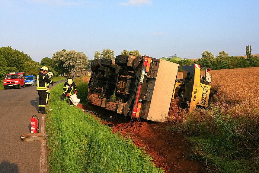 Umgest&uuml;rzte Kran bei Uthleben