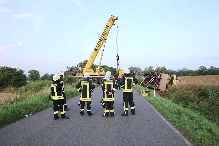 Umgest&uuml;rzte Kran bei Uthleben