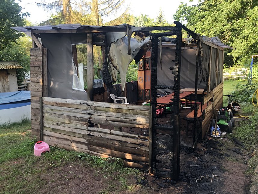 Partyschuppen brannte in Kleinfurra heute Nacht