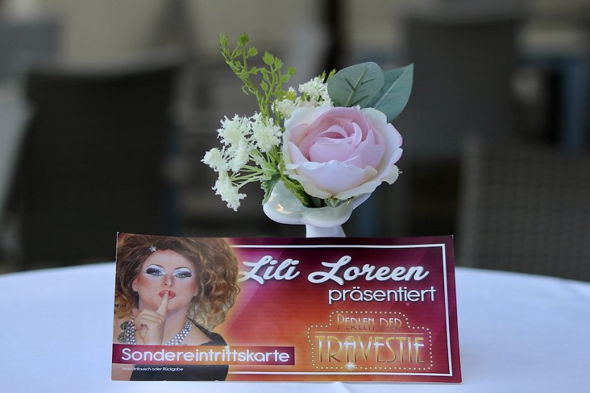 Glamour&ouml;se Travestie-Show im Cafe`Sahne in Nordhausen